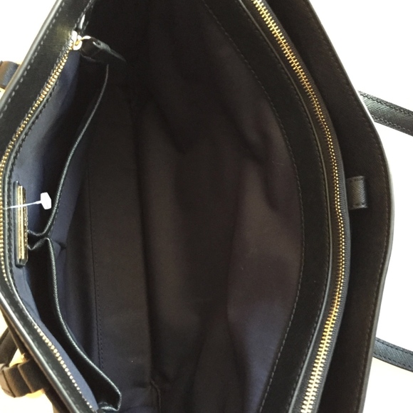 Tory Burch Medium 'Robinson' Tote Black Saffiano - Picture 5 of 8